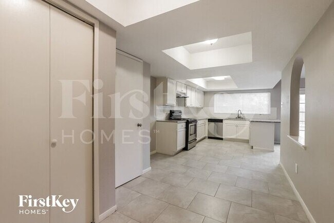 Building Photo - 2010 Eastfield Circle