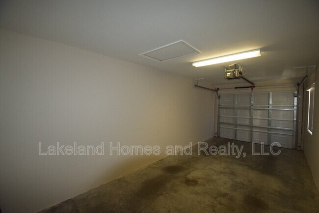 Building Photo - 534 Grasslands Village Cir