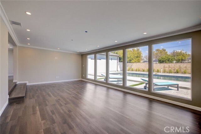 Building Photo - 10920 Garden Grove Ave