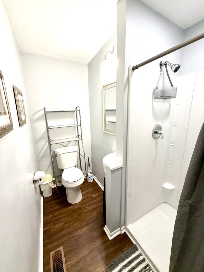 Building Photo - 4456 Ridgevalley Dr