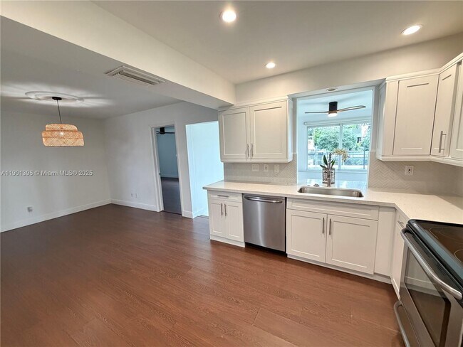 Building Photo - 4500 SW 42nd Terrace