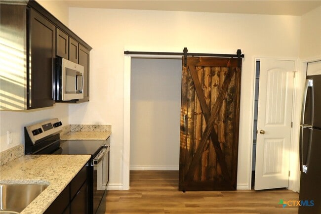 Building Photo - 107 Levi Ct