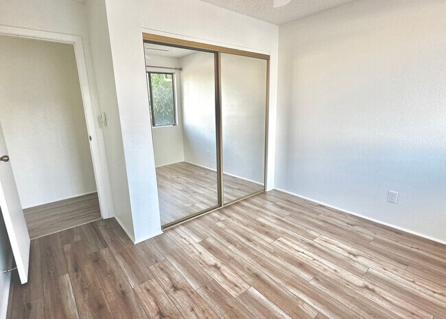 Building Photo - SPACIOUS 3 BEDROOM 2.5 BATH HOME IN KAIMUKI W/2 CAR GARAGE