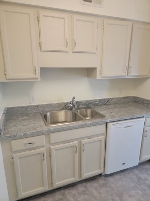 Kitchen 3 - 3209 Heathstead Pl