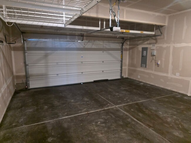 Building Photo - 4 Bedroom Home in Soundview Estates!