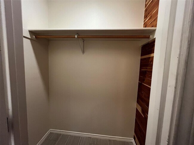 Building Photo - 5101 Meadow Creek Cove