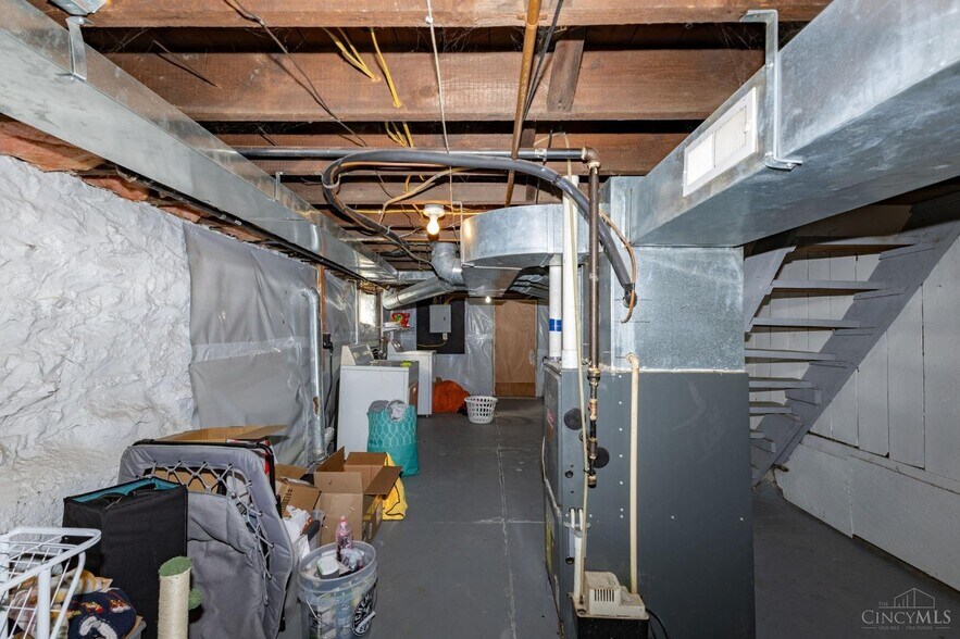 Building Photo - 4559 N Edgewood Ave