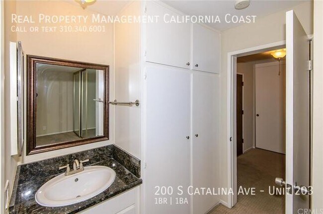 Building Photo - 200 S Catalina Ave
