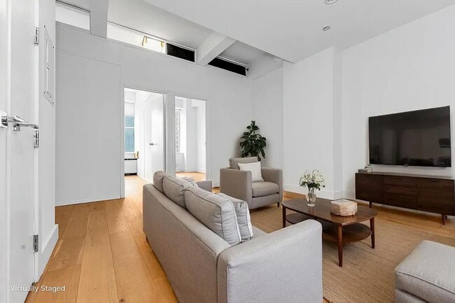 Primary Photo - 4 bedroom in New York NY 10007
