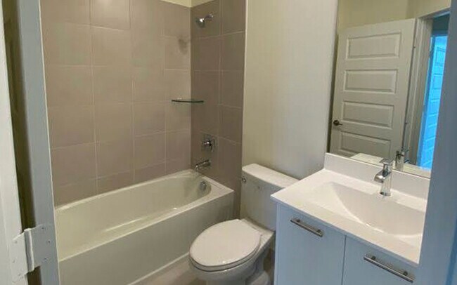 Building Photo - 6425 NW 103rd Pl