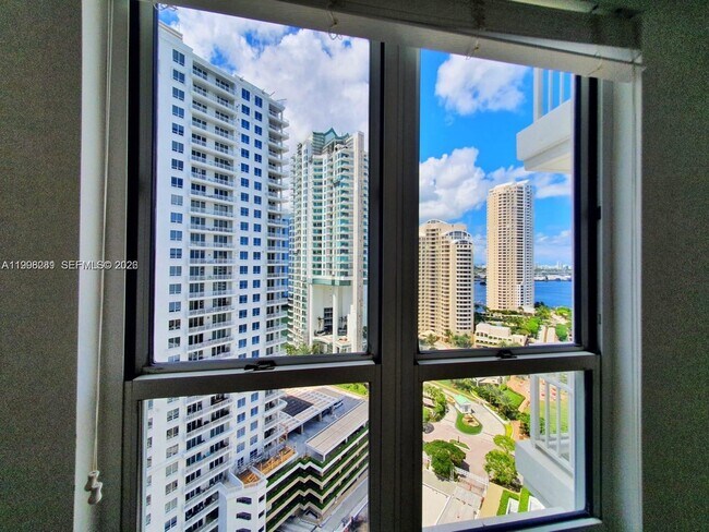Building Photo - 701 Brickell Key Blvd