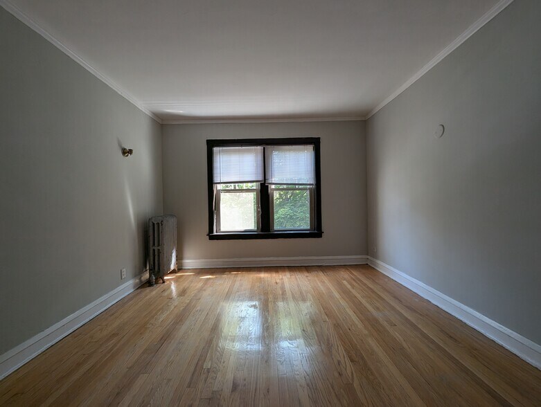 Building Photo - 4912 N Hoyne Ave