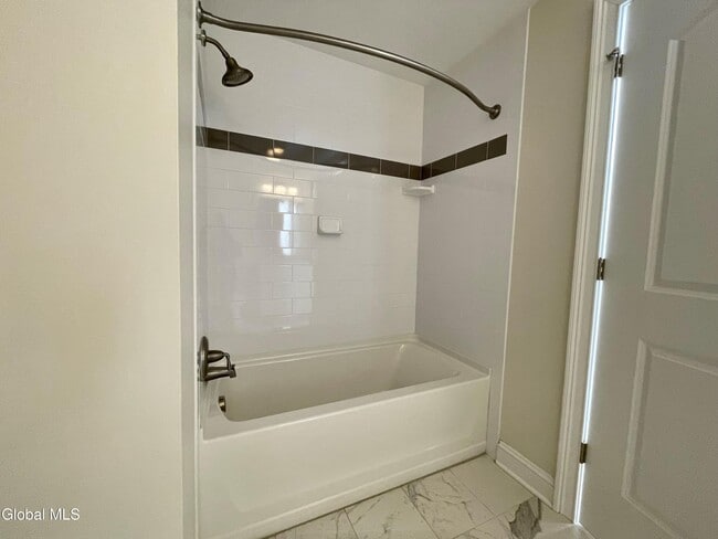 Building Photo - 233 Lake Ave