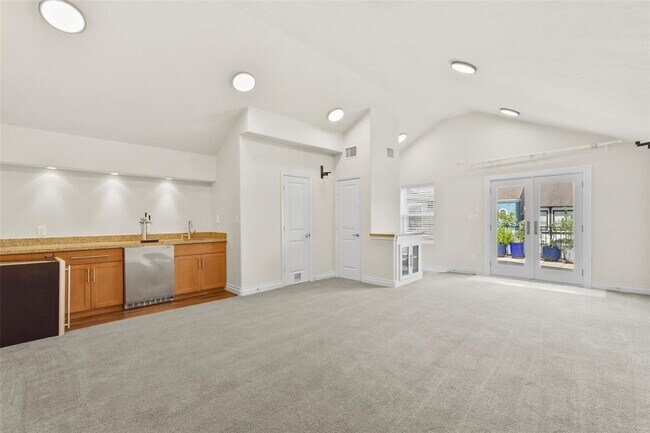 Building Photo - 1638 Cohn St