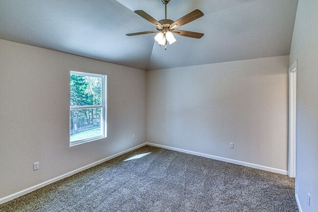 Building Photo - Brand New Construction!  Lawn care included!