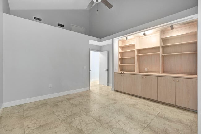 Building Photo - 143 Cape Pointe Cir