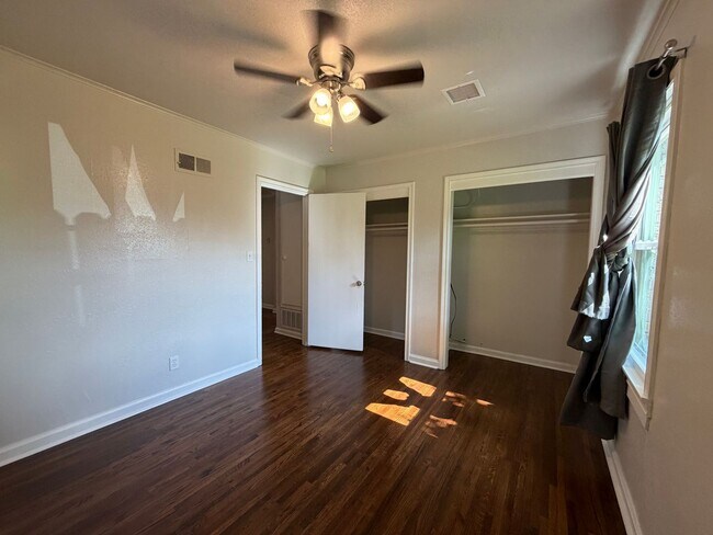 Building Photo - 4819 S Owasso Ave