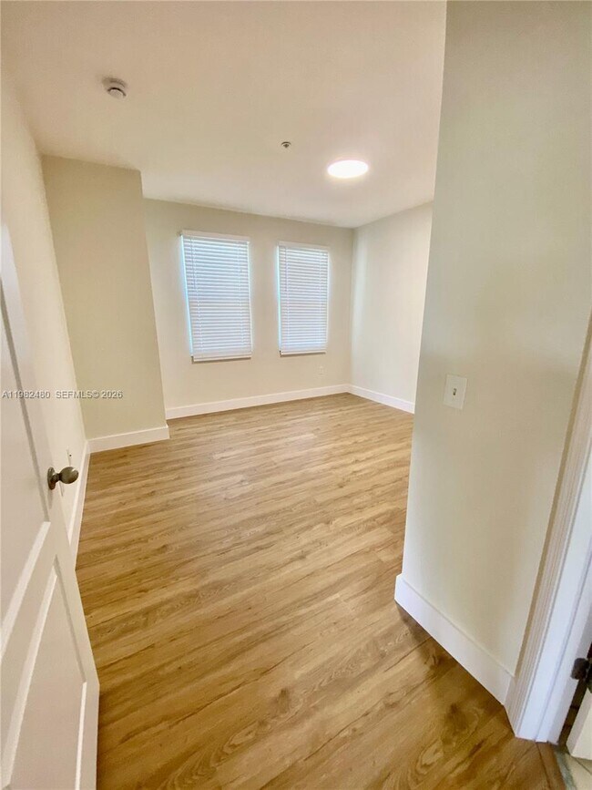 Building Photo - 11032 Legacy Dr