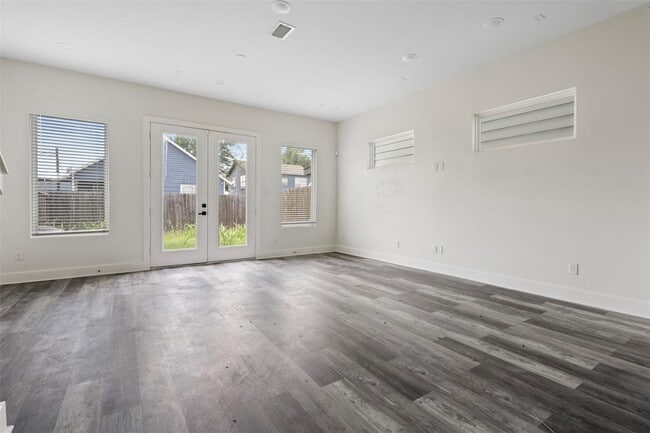 Building Photo - 4036 Porter St