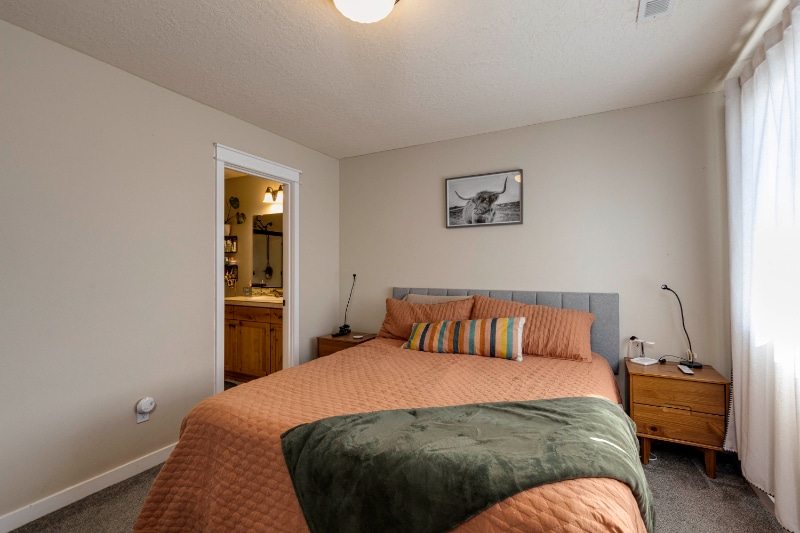 Building Photo - 1026 E 15th St