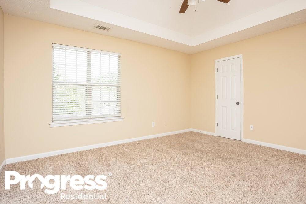 Building Photo - 2628 English Oaks Ln NW