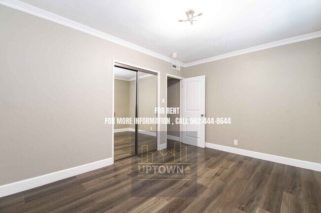 Building Photo - 9415 Linden St