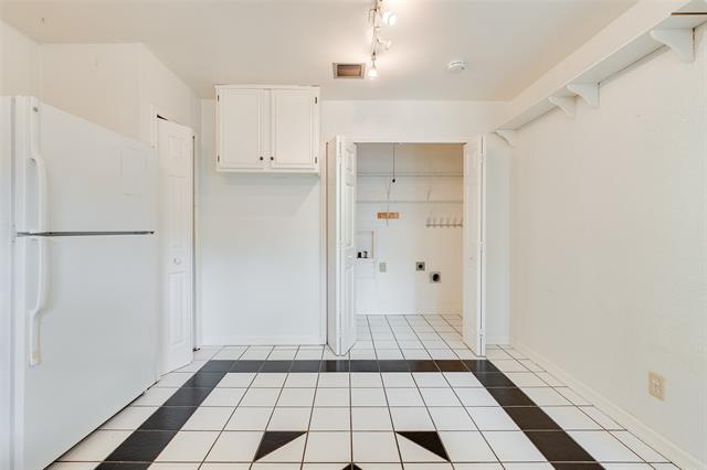 Building Photo - 1441 Everglades Dr