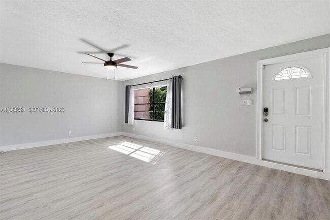 Building Photo - 48 Matador Ln