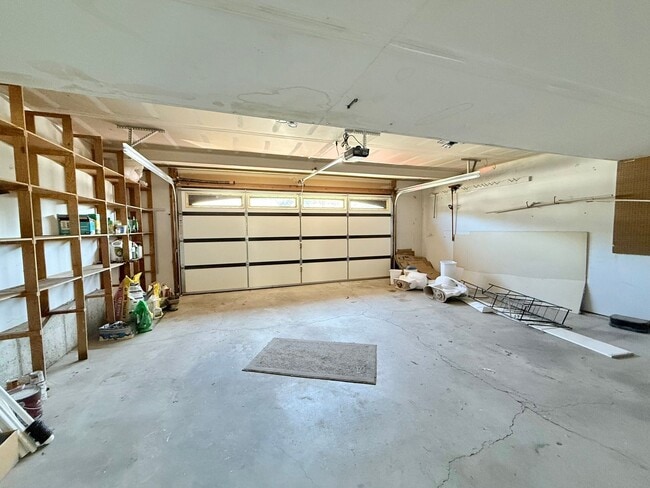 Building Photo - Newly Updated 4-Bedroom Home in Sandy!