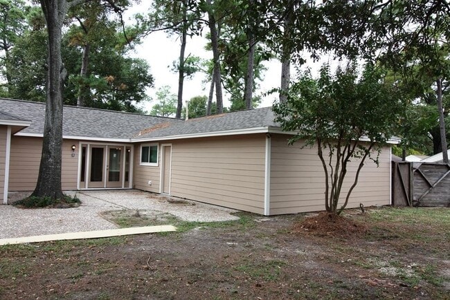 Building Photo - 1766 Maux Dr
