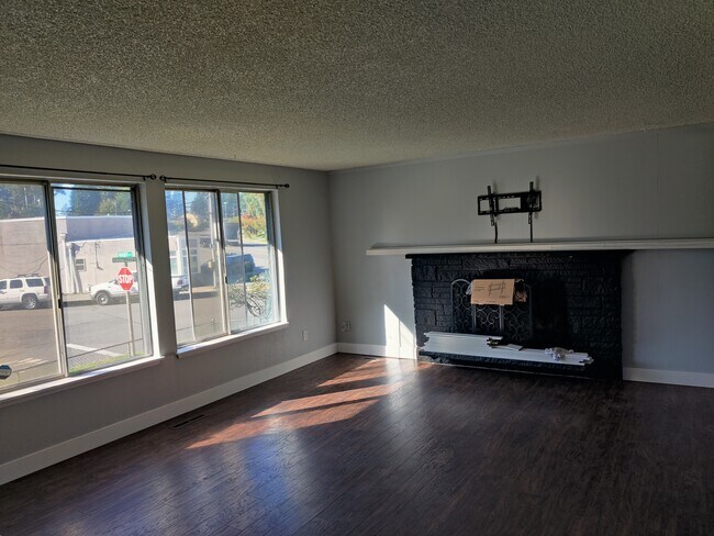 Building Photo - 403 CONTRA COSTA AVE