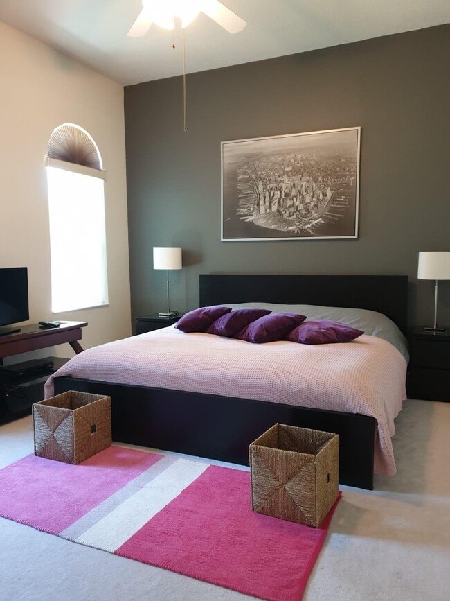 Building Photo - 10768 Waterford Pl