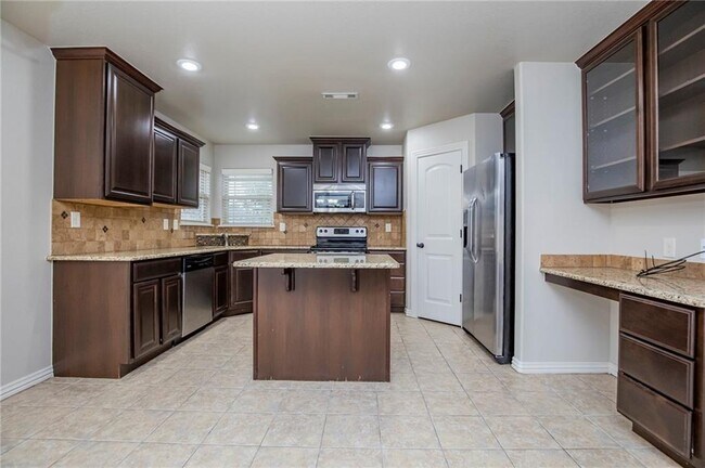 Building Photo - 6105 S 38th St