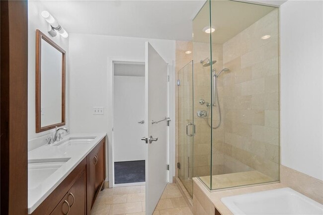 Building Photo - 1 W Exchange St