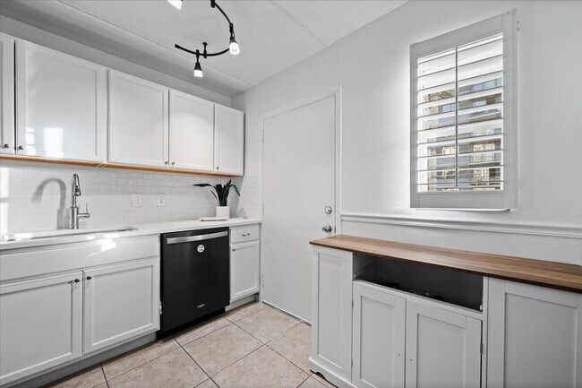Building Photo - 4500 N Flagler Dr