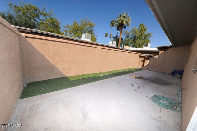 Building Photo - 1320 E Bethany Home Rd