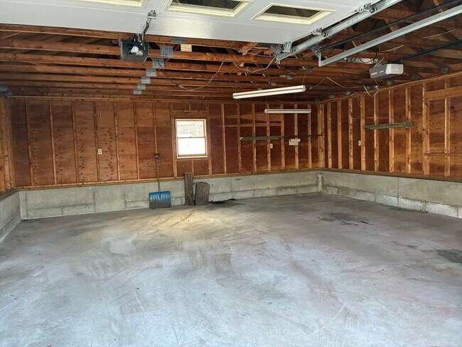 Building Photo - 14 Kidder Ct