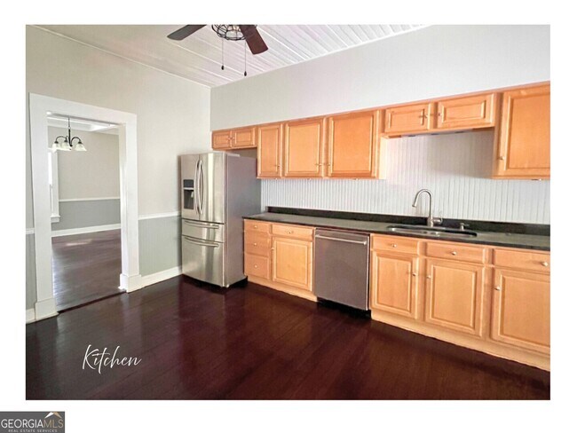 Building Photo - 208 Bartlett St