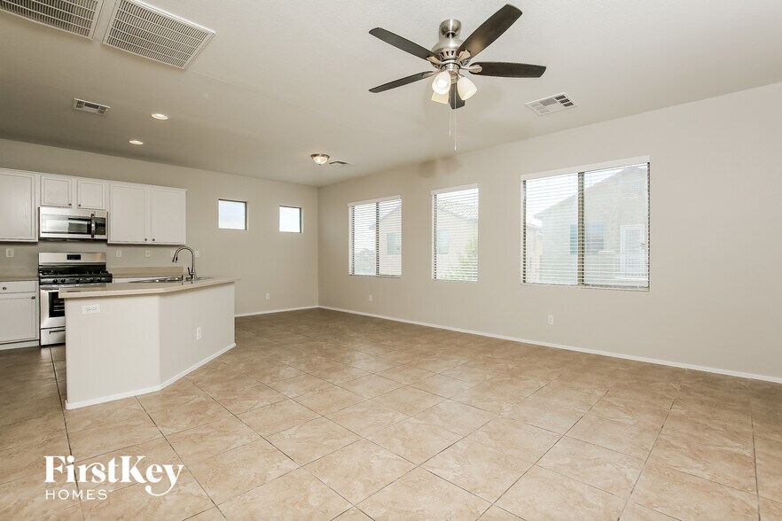 Building Photo - 7637 Montefrio Ave