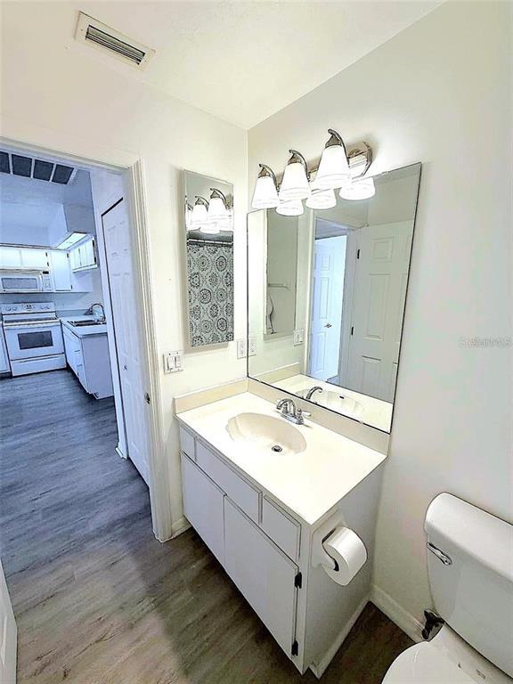 Building Photo - 504 Rose Apple Cir