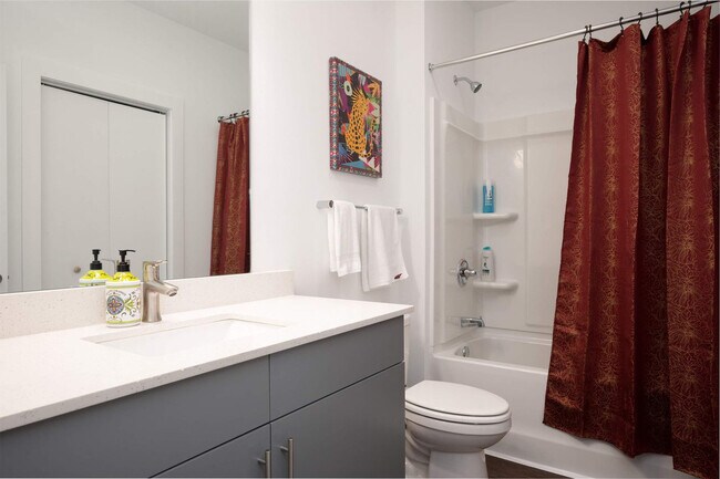 Building Photo - 542 Boulevard NE