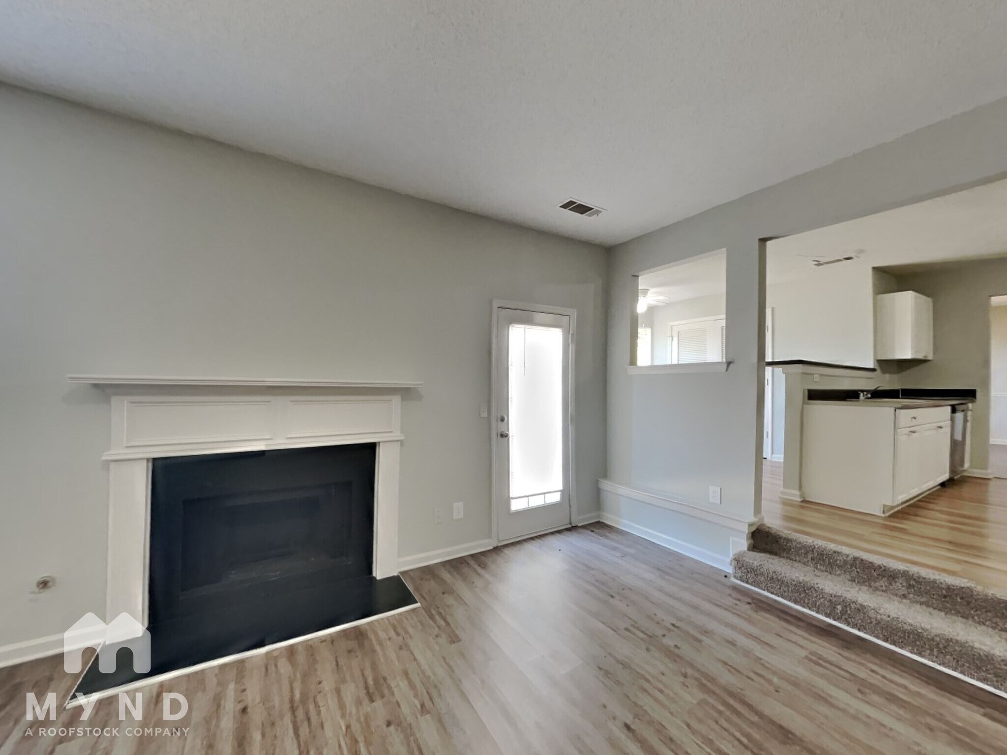 Building Photo - 1128 Village Oaks