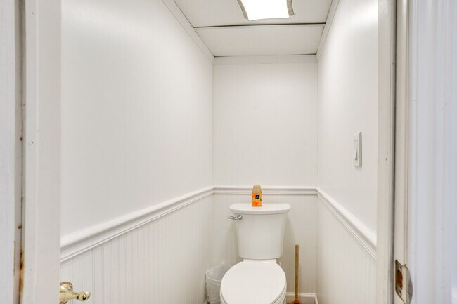 Building Photo - 112 Rockwood Pl
