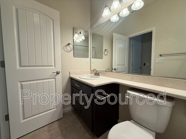 Building Photo - 3832 Lookout Dr