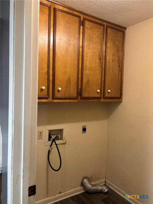 Building Photo - 204 Ruidoso Dr