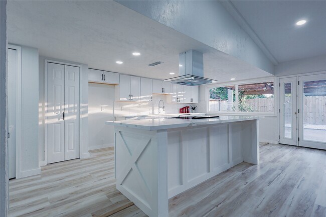 Building Photo - 7310 Corta Calle Dr