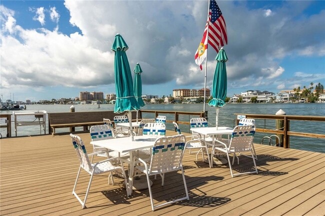 Building Photo - 700 Island Way