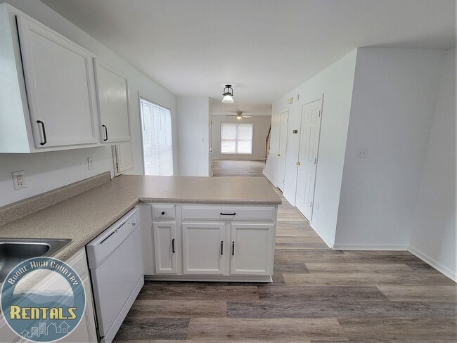 Building Photo - 186 Grandfather Farms Rd