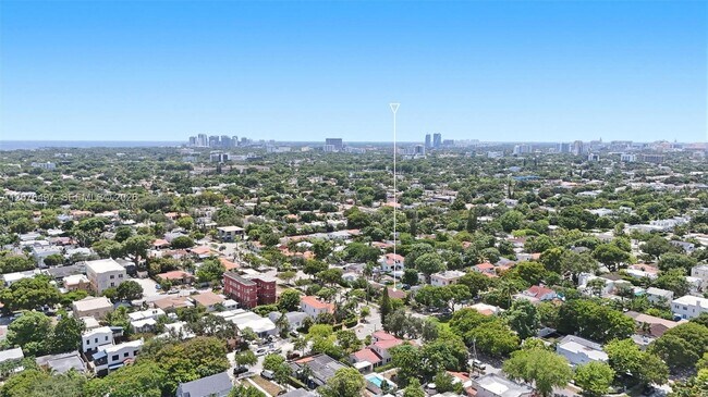 Building Photo - 1200 SW 18th Ave
