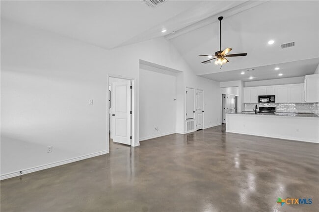 Building Photo - 905 Smoke Tree Ln